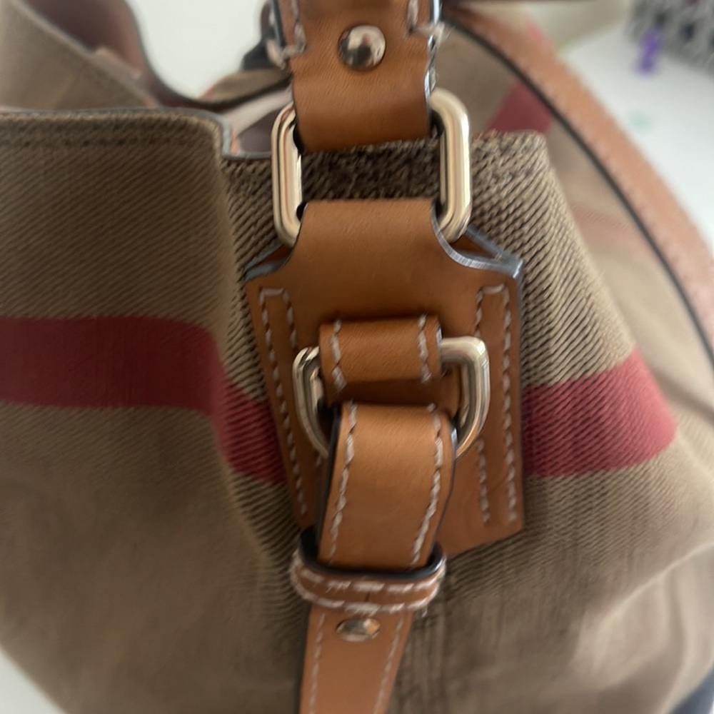 Burberry Ashby bucket tote bag - Picture 3 of 16